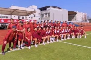 云开体育官网入口-中国女足全队祝福国足：中国男足的将士们，今晚比赛加油！