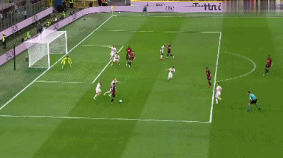 云开体育官网-⚽意甲半场：帕夫洛维奇险破门，巴尔德进球被吹，米兰0-0蒙扎