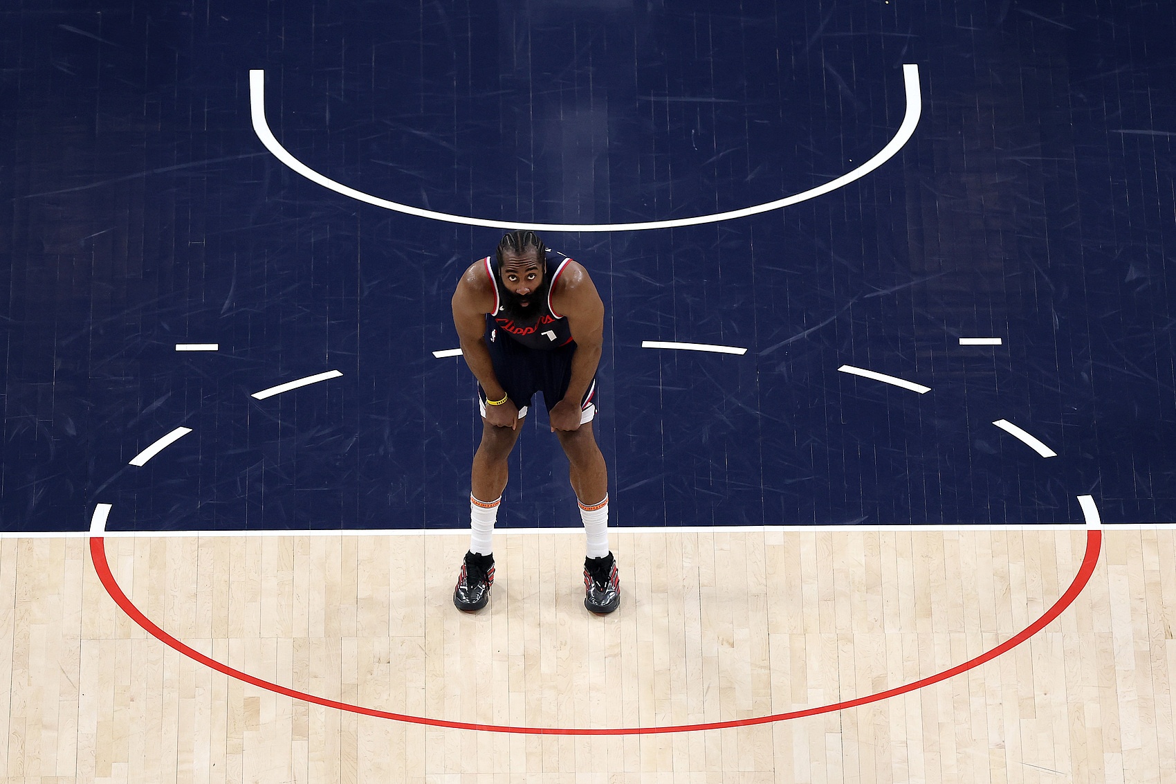 美媒：哈登计划拒绝执行3600万美元球员选项并成为完全自由球员