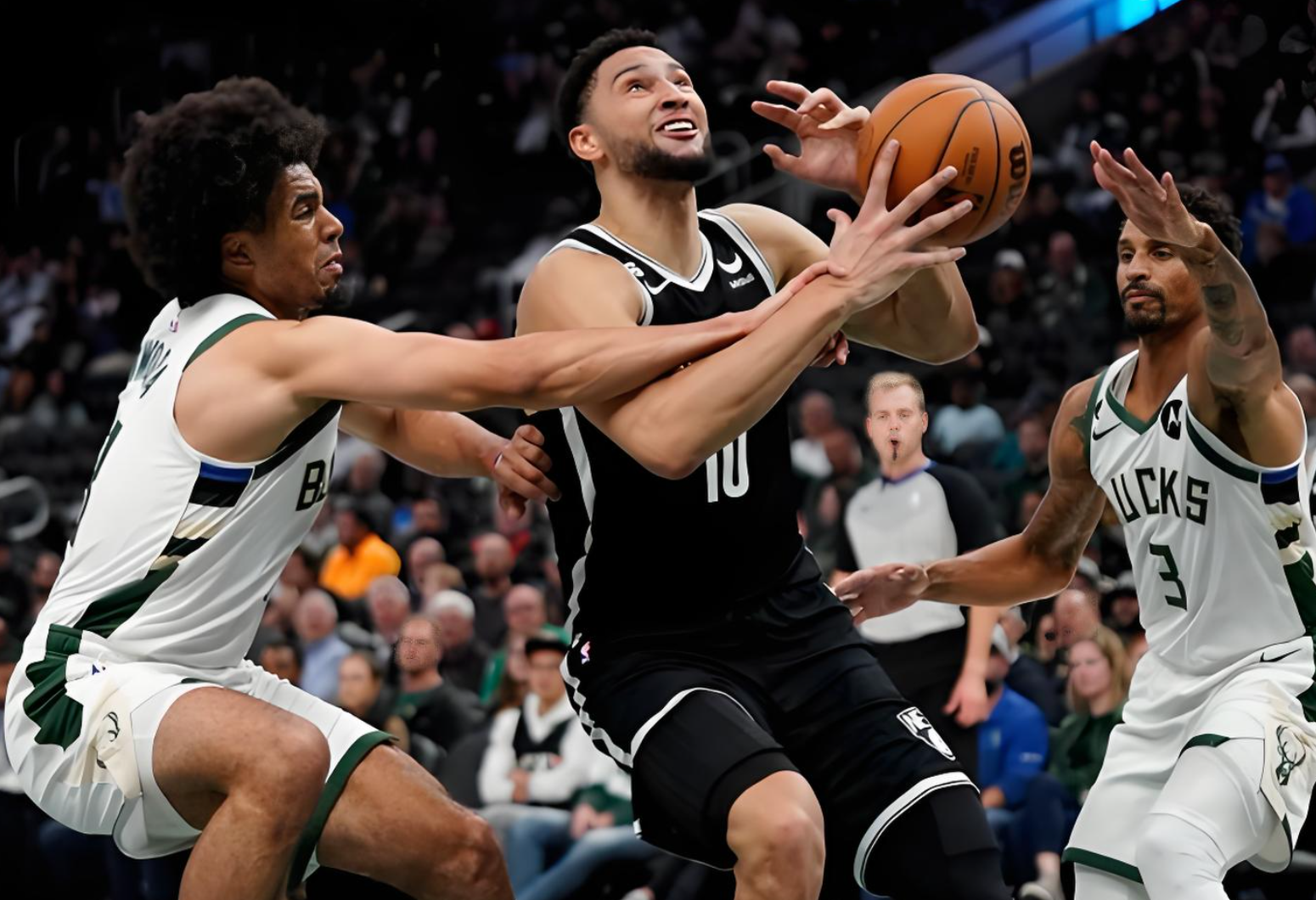 云开体育-从4000万顶薪，到110万底薪，场均0.8分，无人问津，你主动退役吧