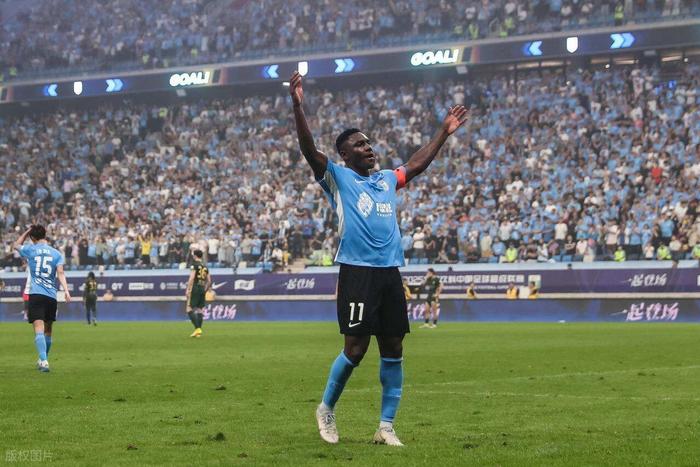 创造历史！马莱莱成首位斩获中超官方最佳的英博球员，赢得认可