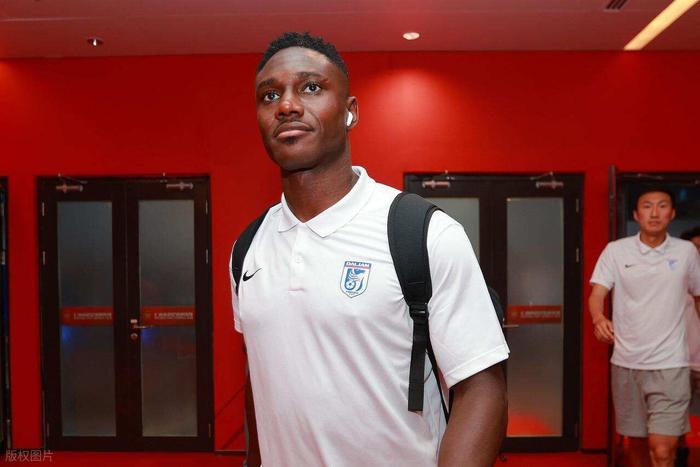 创造历史！马莱莱成首位斩获中超官方最佳的英博球员，赢得认可