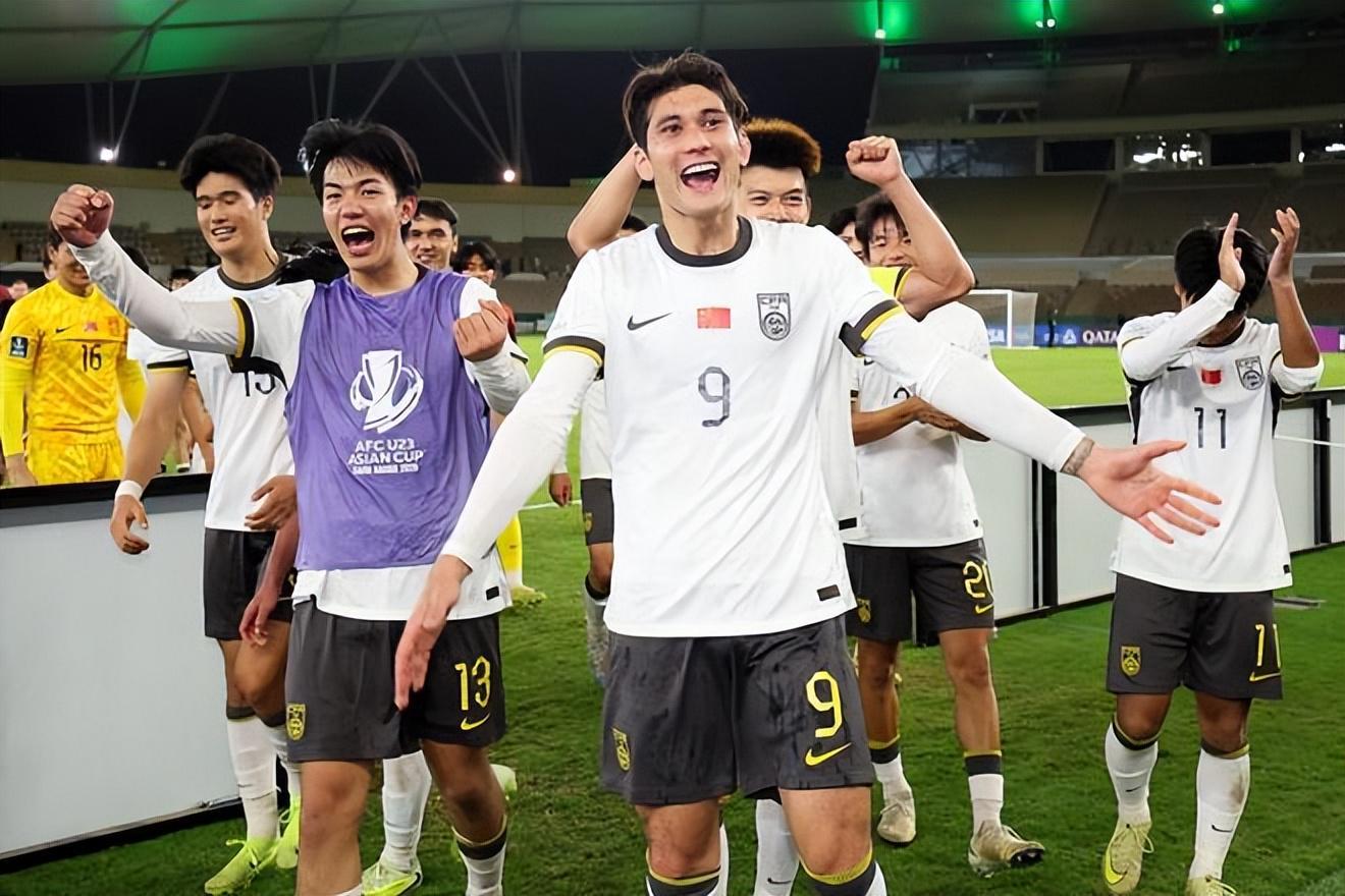 云开体育官网-亚足联确认！中国队vs日本队，3大主力累积2黄却不停赛，原因曝光