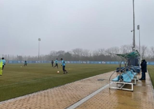 云开体育官网入口-中超J联赛一个画风:外援签证遇阻 外教视频指挥