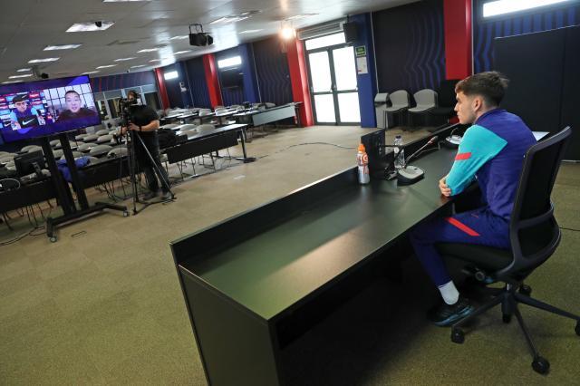 云开体育官网-对话佩德里：众人称赞不会让我迷失 只想继续进步